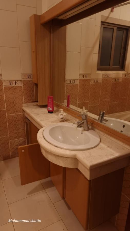 Sbatin Hotel Madaba Bagian luar foto